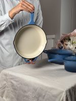 تابه گرد چدن رنگ آبی