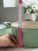 داچ آون قابلمه چدن سایز ۲۲ رنگ سبز پاستیلی - تصویر 3